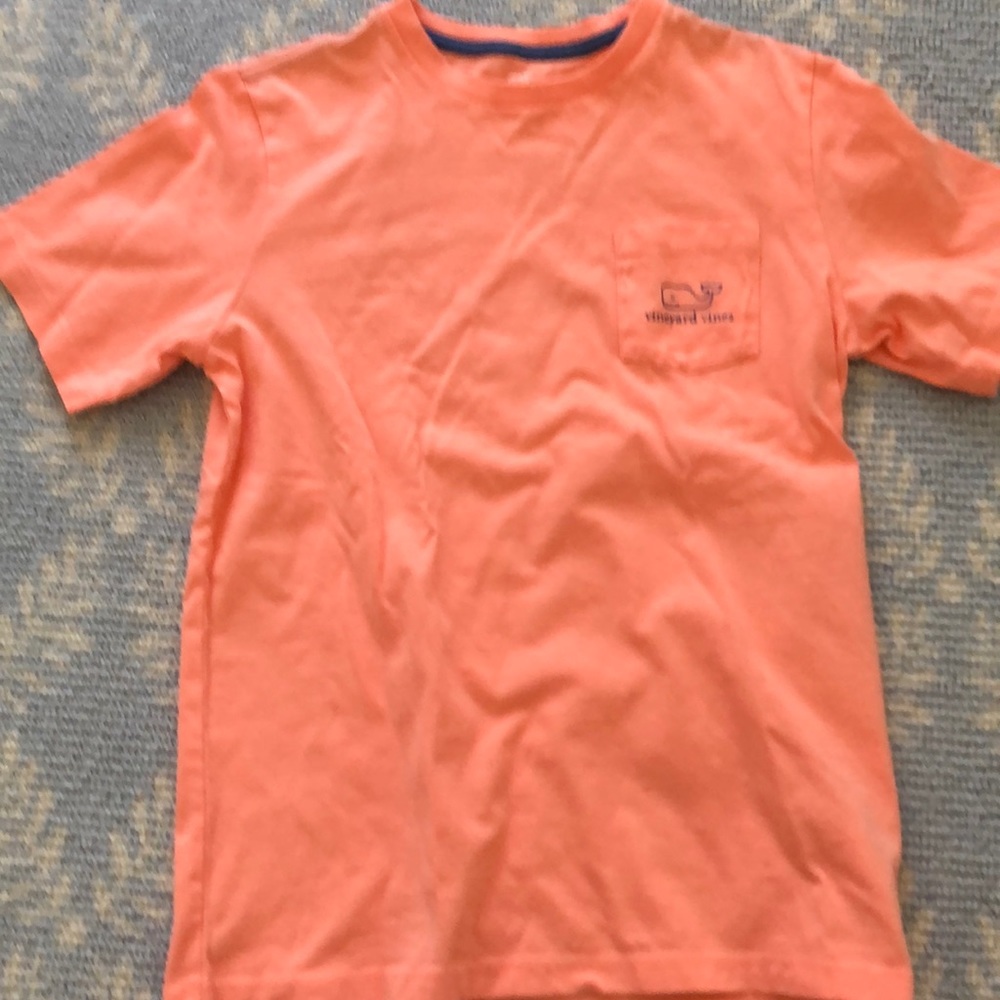 Vineyard vines t- shirt